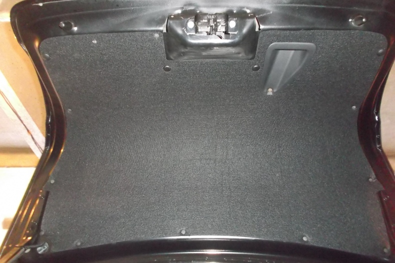 Ворсовая обивка крышки багажника Гранта (седан)