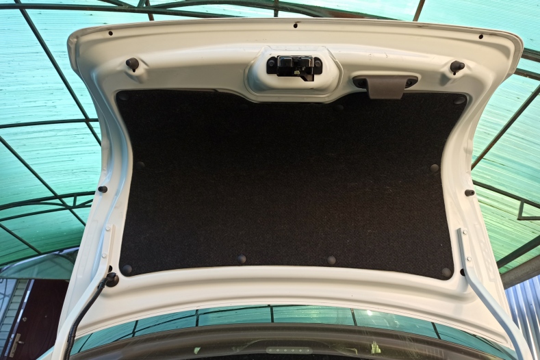 Ворсовая обивка крышки багажника Гранта FL (седан)