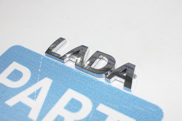 Орнамент задка «LADA»