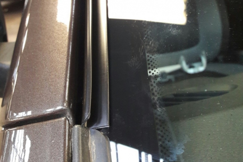 Миниатюра Водостоки лобового стекла Renault Logan, Sandero (с 2012) - версия 1.0