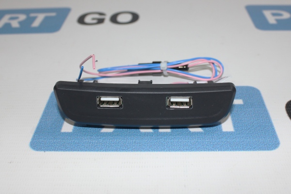 USB-зарядник/заглушка в подлокотник Веста, XRAY, Ларгус FL