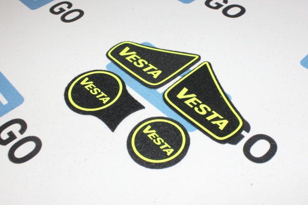Коврики тоннеля пола с неоновым логотипом «Vesta»